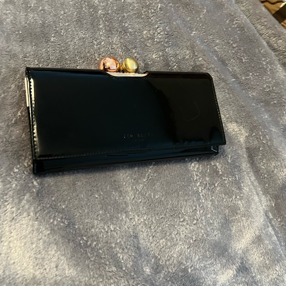 Ted Baker Glossy Black Wallet with Gold and Pink Clasp - Picture 2 of 4